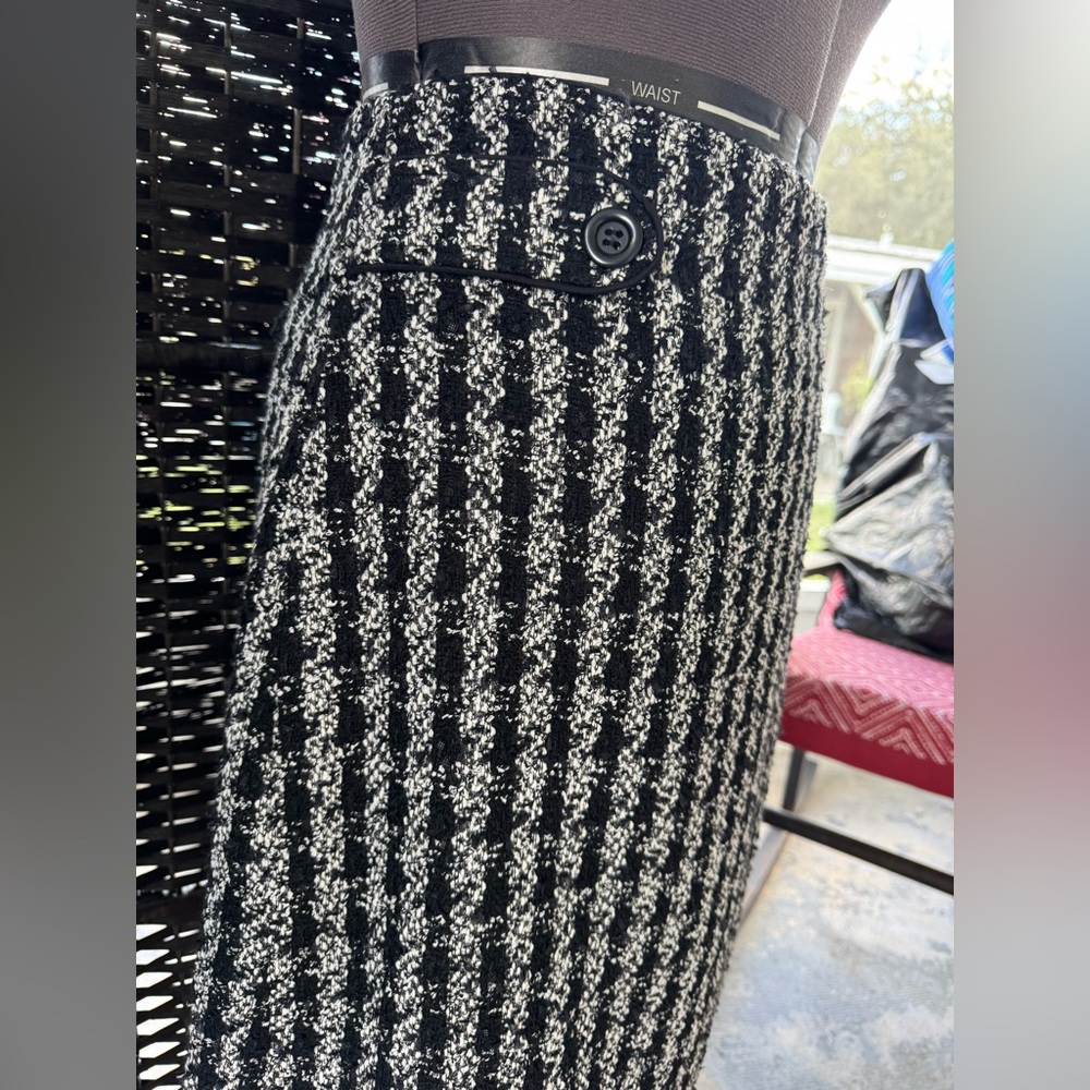 ANN TAYLOR Houndstooth Button Tab A-line Skirt In Black Multi - Picture 3 of 8